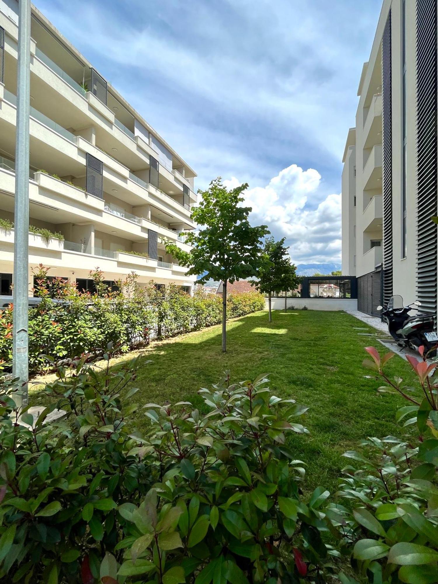 Luxury Apartment Rinos - Free Garage Parking Split Eksteriør billede