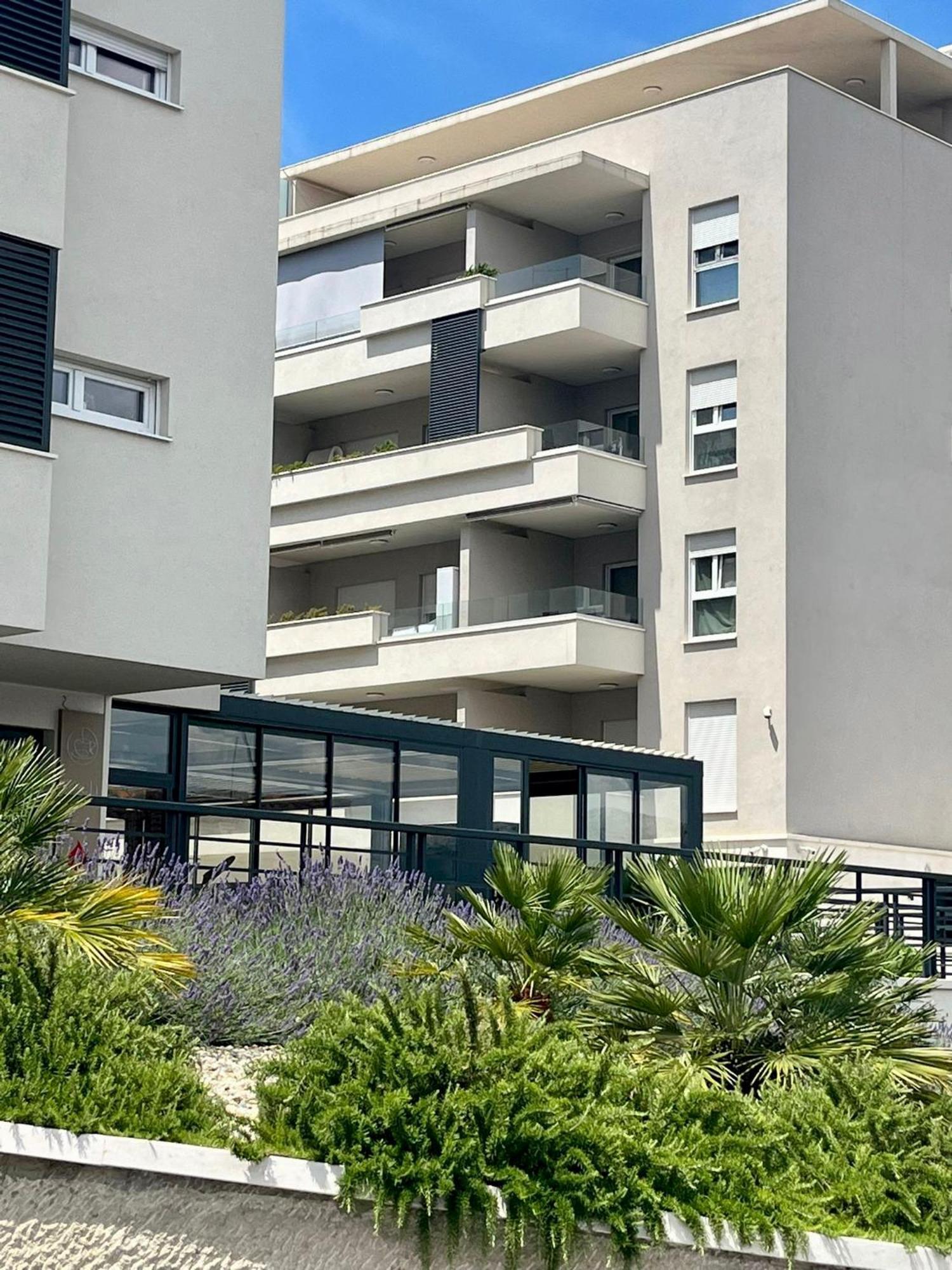Luxury Apartment Rinos - Free Garage Parking Split Eksteriør billede